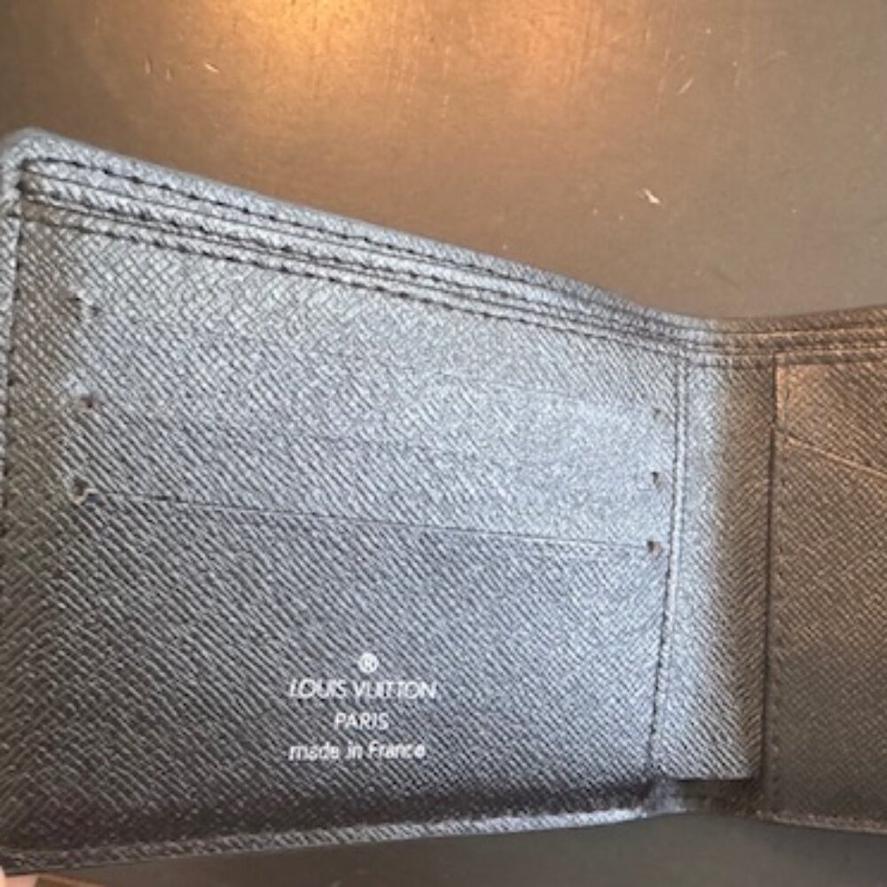 Louis Vuitton Men's Slender Wallet-Like New Condition. - Picture 2 of 3